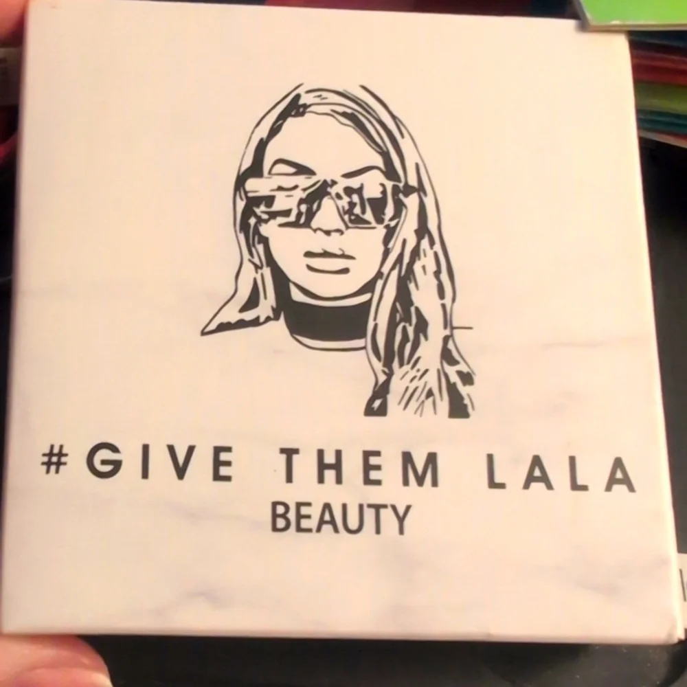 NEW GIVE THEM LALA Beauty Highlighter in Star Kissed NIB NEW IN BOX